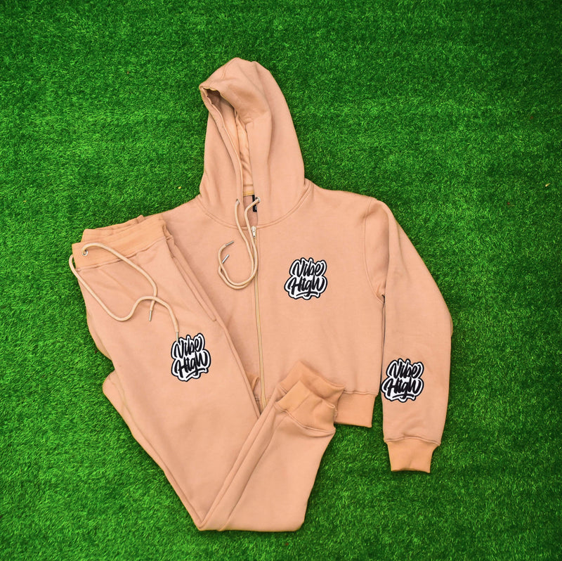 High Vibe Hooded Sweatshirt in Rose